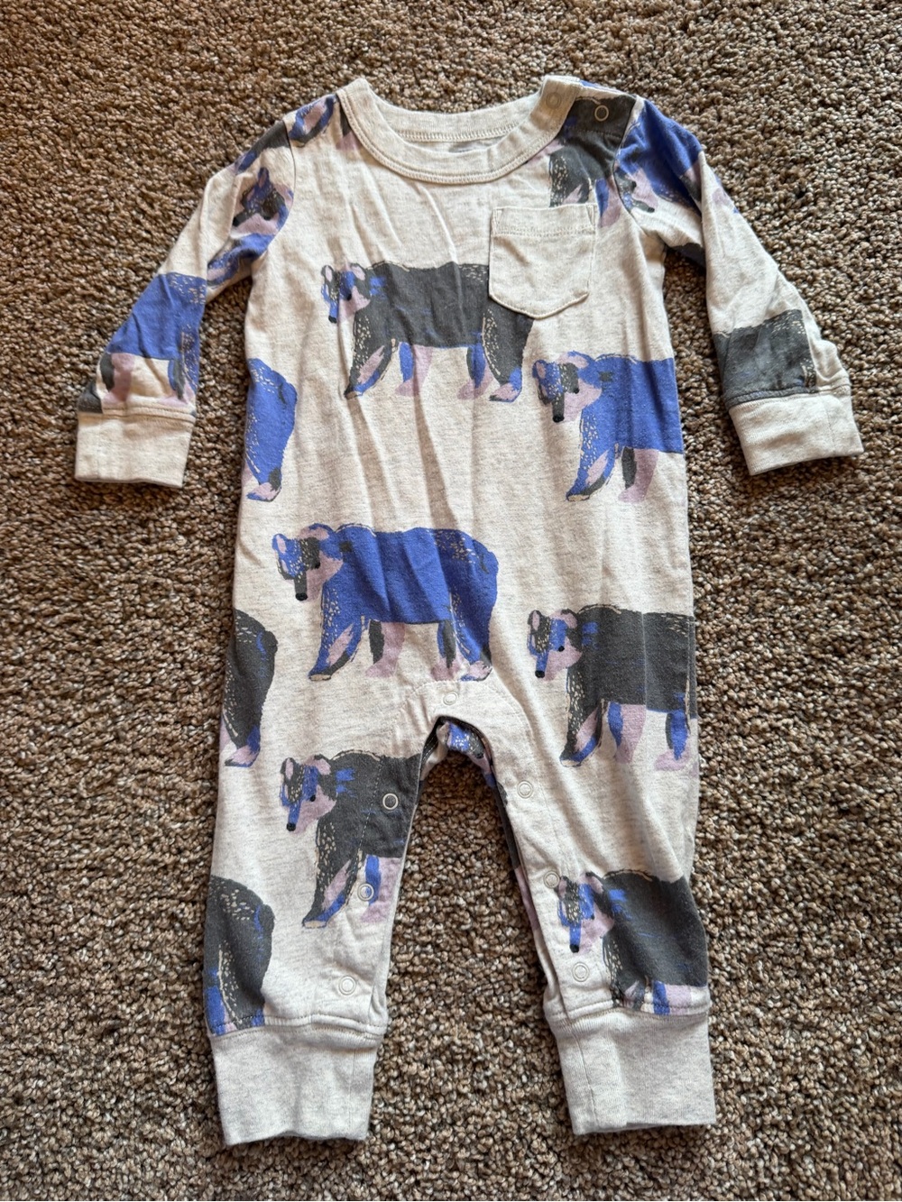 TEA COLLECTION Long Sleeve Pocket Baby Romper in Bushy Bear Heather Grey